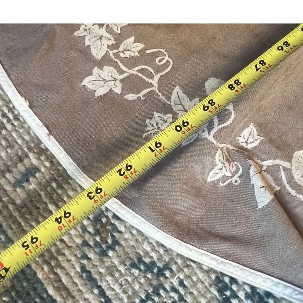 Belgium Oval Reversible Tablecloth 93x 55 Floral Jacquard Cotton Viscose 64x96